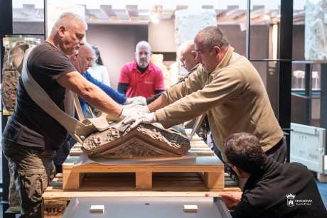Megérkezett Székesfehérvárra Árpád-házi Boldog Erzsébet gyönyörű szarkofágfedele